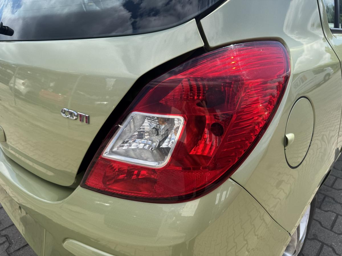 Opel Corsa D original R&uuml;cklicht R&uuml;ckleuchte Schlussleuchte rechts 5-T&uuml;rer Bj.2006